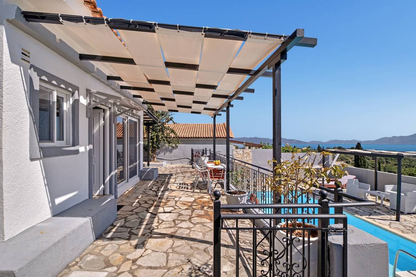 Foto 4 von 28: Villa Jimmy's Katomeri 2 mit Meerblick, WLAN und Klimaanlage