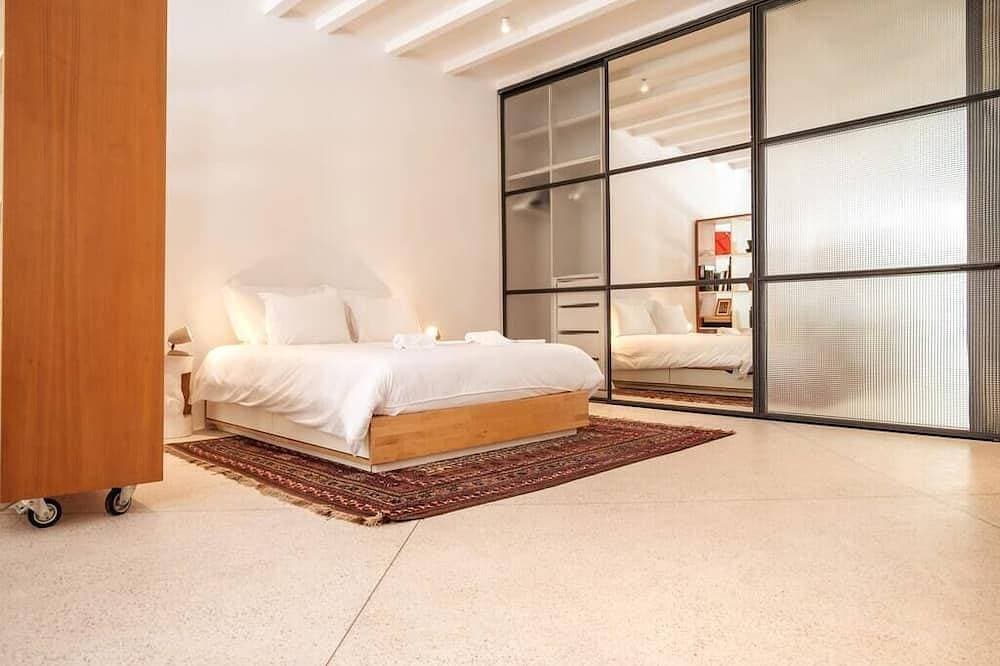 Foto 3 von 30: Gracy Porto - Charming apartment with terrace and garden located at Praça da Republica