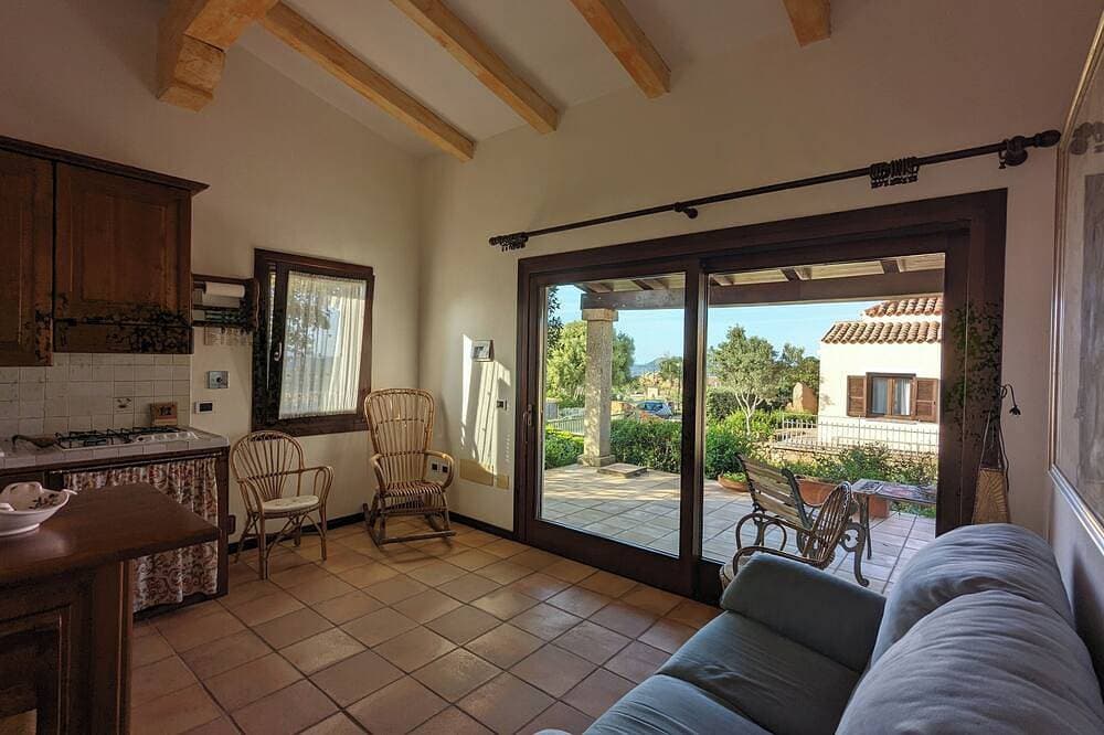 Foto 9 von 13: Casa Singola Immersa nel Verde con Vista Mare