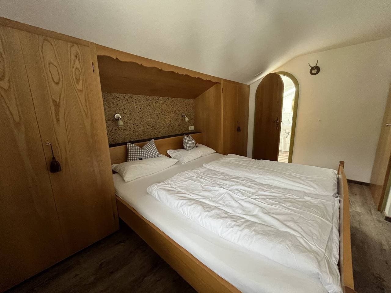 Foto 8 von 19: Ferienwohnung 2 mit Bergblick, Balkon und WLAN