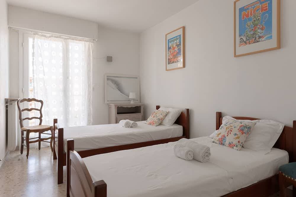 Foto 6 von 30: Cannes beach 400 metres away, Spacious air-conditioned 2-bedroom apartment