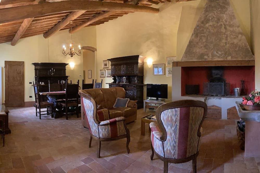 Foto 13 von 30: Altes mittelalterliches Dorf nahe Florenz, Chianti-Hügeln, 6 Räume 8 Personen