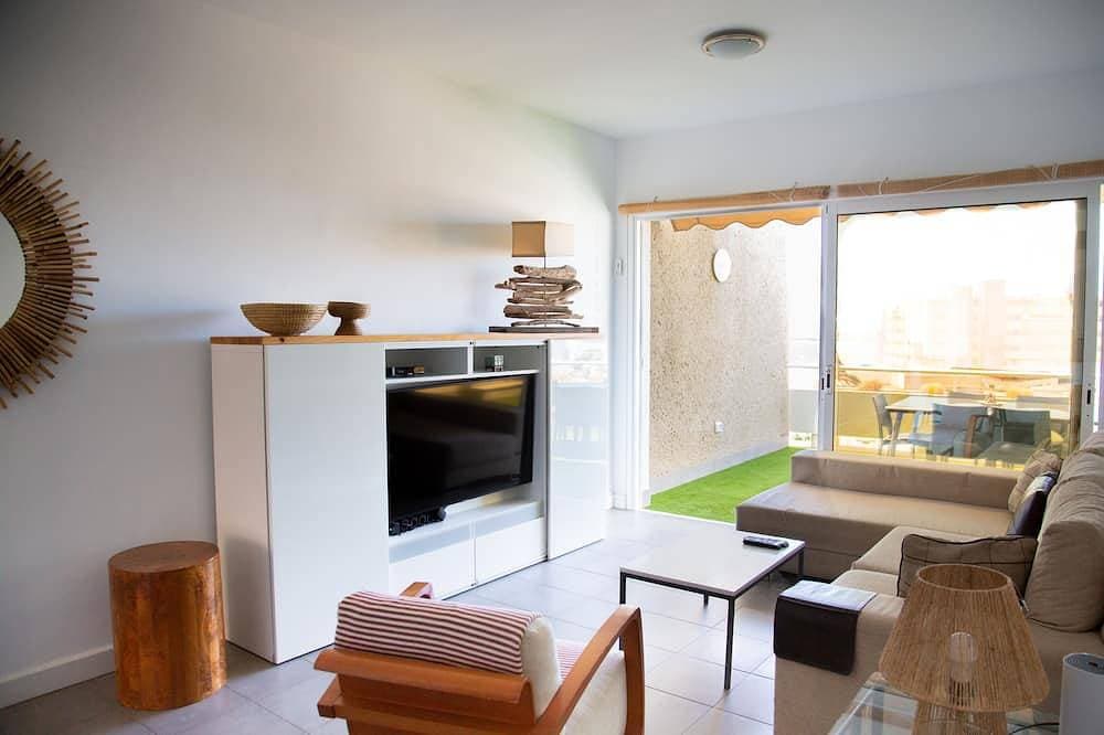 Foto 13 von 21: Auf Meereshöhe und mit Blick auf den Strand.  Wohnung mit Terrasse und 8 Stunden Sonne