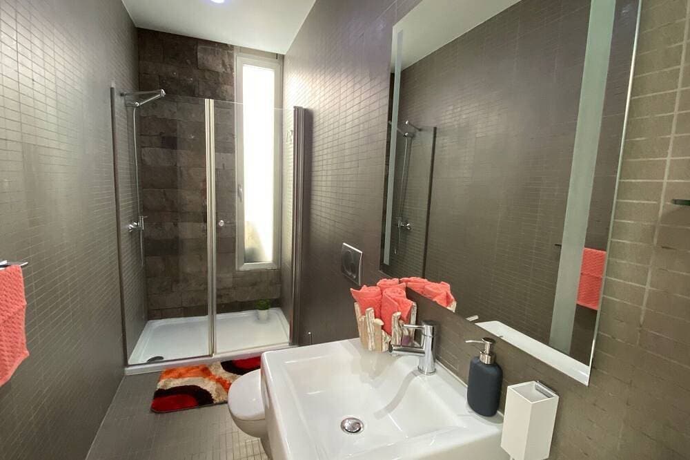 Foto 8 von 30: Luxury Villa in el Duque with 6 bedroom privet pool, the best area in Tenerife!