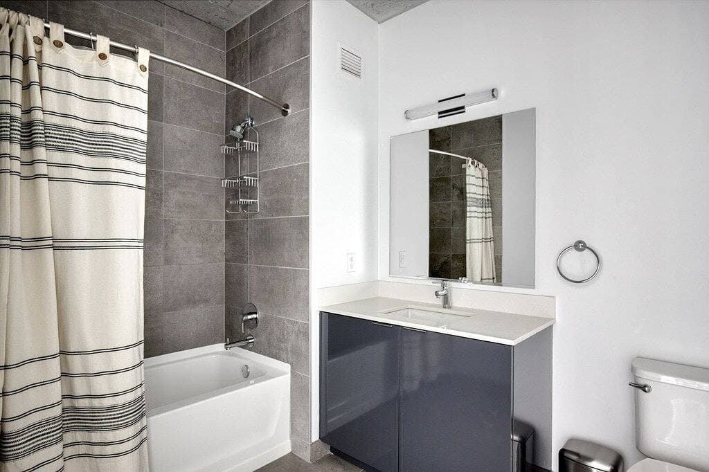 Foto 5 von 32: Bright River North 1Br w/ Gym, Pool & Roof, nr Riverwalk, by Blueground