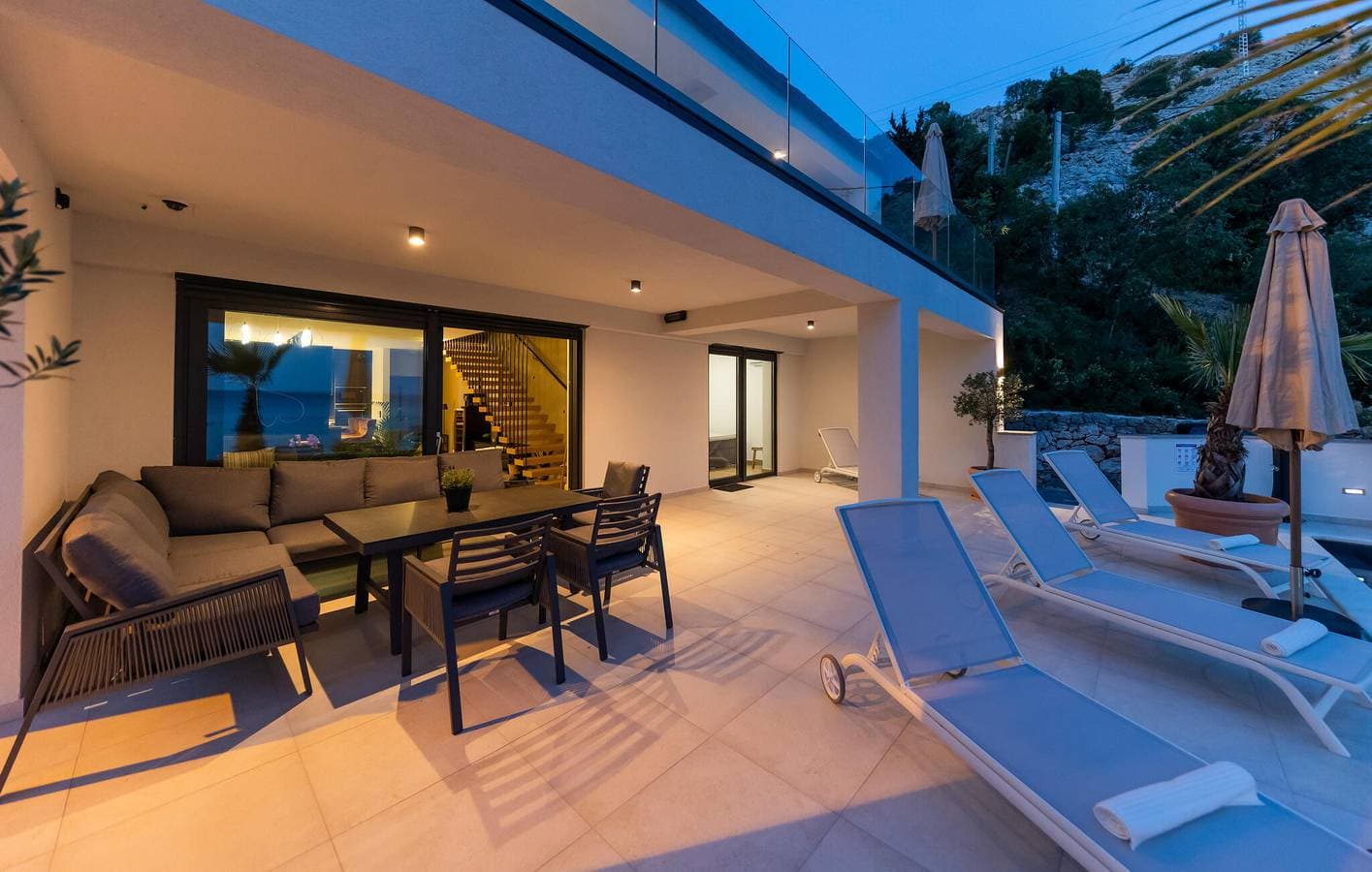 Foto 12 von 43: Gemütliche 200 m² große Wohnung mit Pool, Terrasse und 1,5 km entferntem Strandzugang