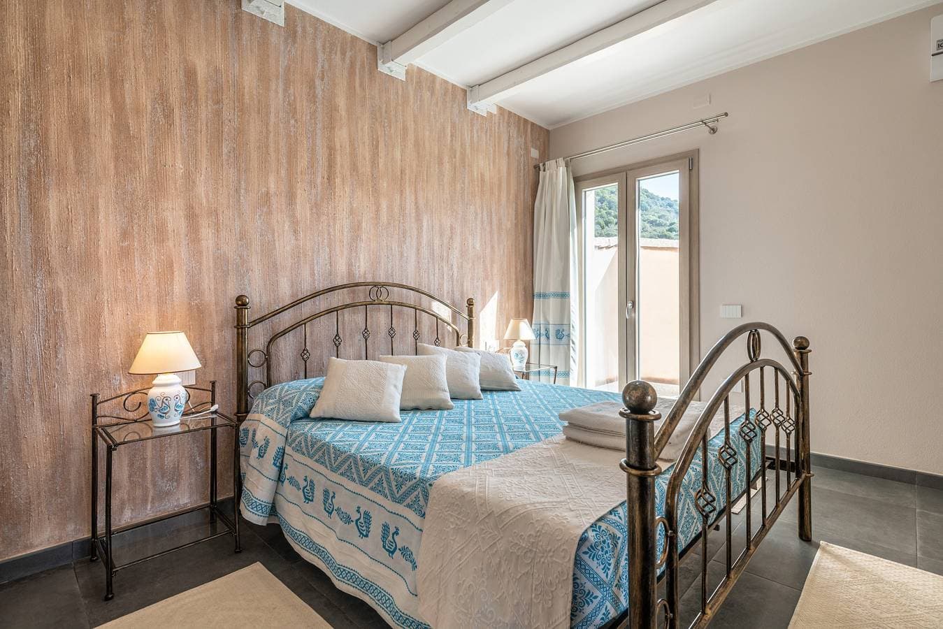 Foto 11 von 40: Luxuriöses Ferienhaus mit Pool, Terrasse, WLAN und Klimaanlage; Parkplätze vorhanden, Kleinere Haustiere erlaubt
