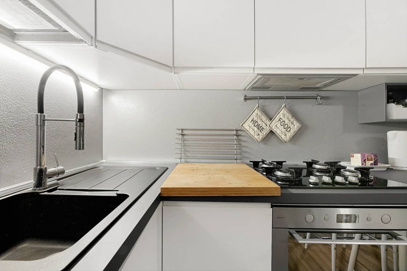 Foto 6 von 35: Cleo Home – Modernes Apartment mit Terrasse und Galerieebene am Comer See