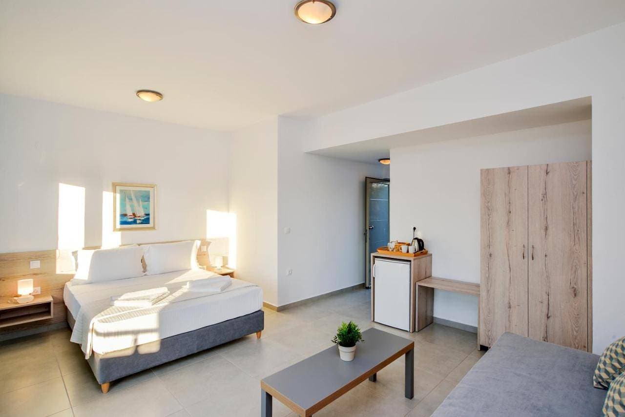 Foto 8 von 15: Standard Triple Room with Sea View