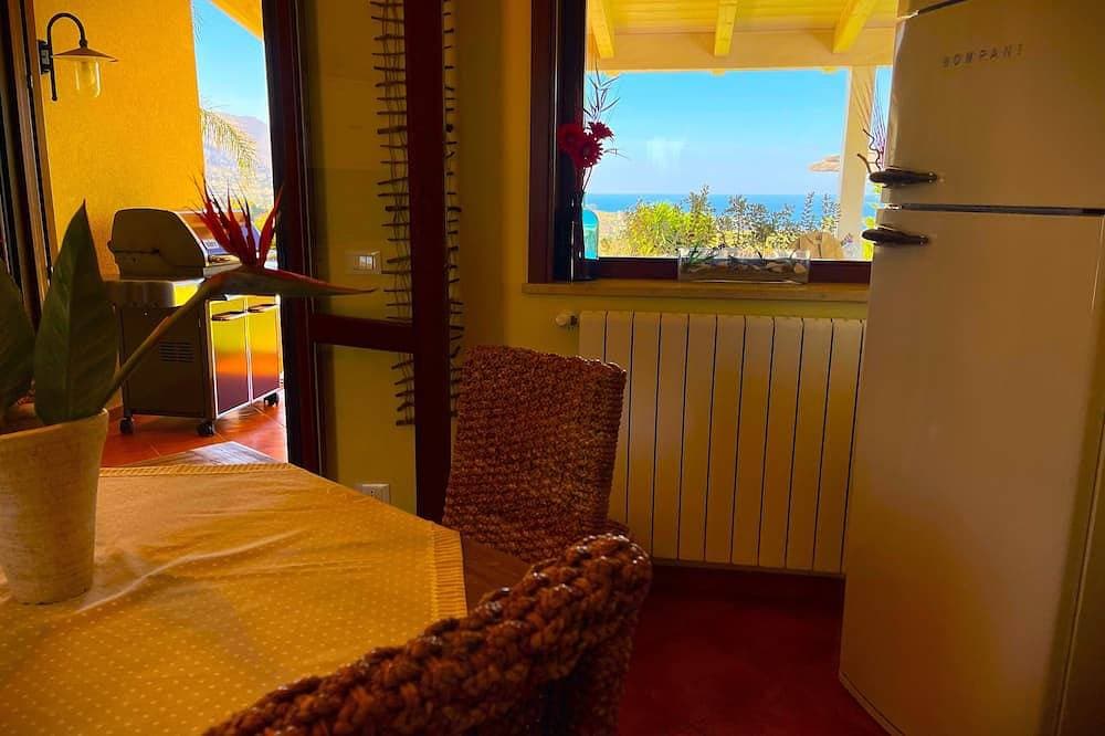Foto 13 von 30: Panorama-Villa mit Luxus privater Pool, Terrasse und Meerblick