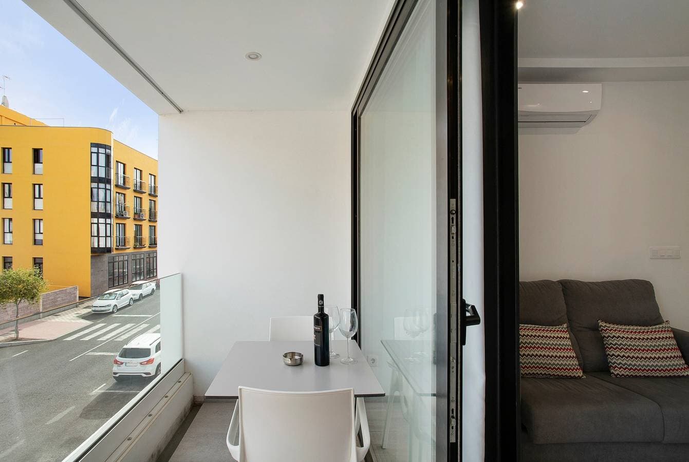 Foto 2 von 37: Ferienhaus 'Flying La Palma- Red' mit Bergblick, Terrasse und WLAN