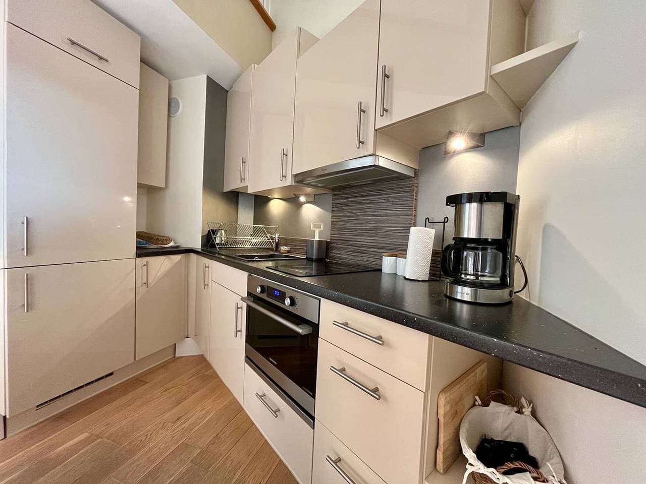 Foto 9 von 20: Moderne 2-Zimmer-Wohnung mit Balkon und Parkplatz in La Londe-les-Maures