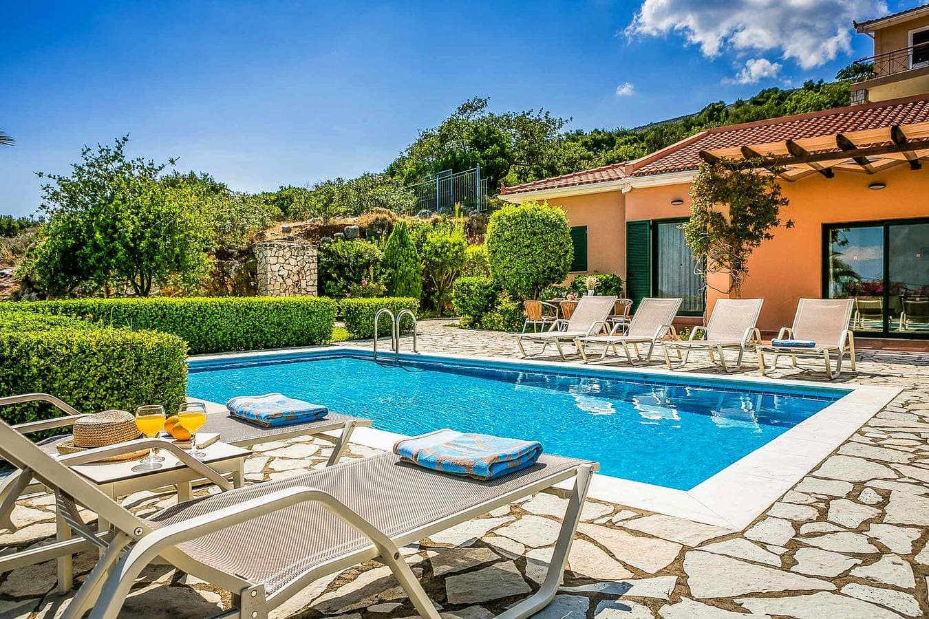 Villa 1