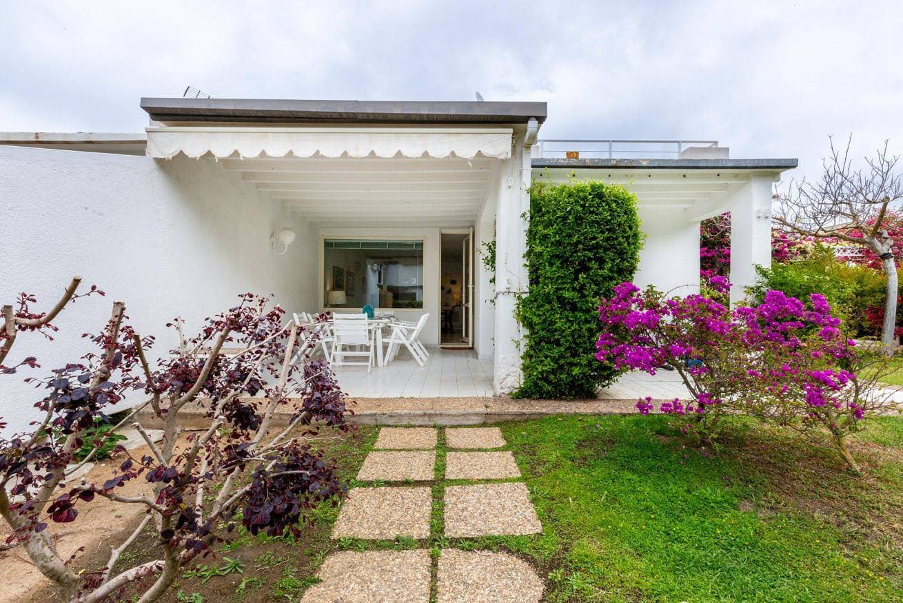Foto 3 von 42: Ferienwohnung für 8 Personen mit Garten