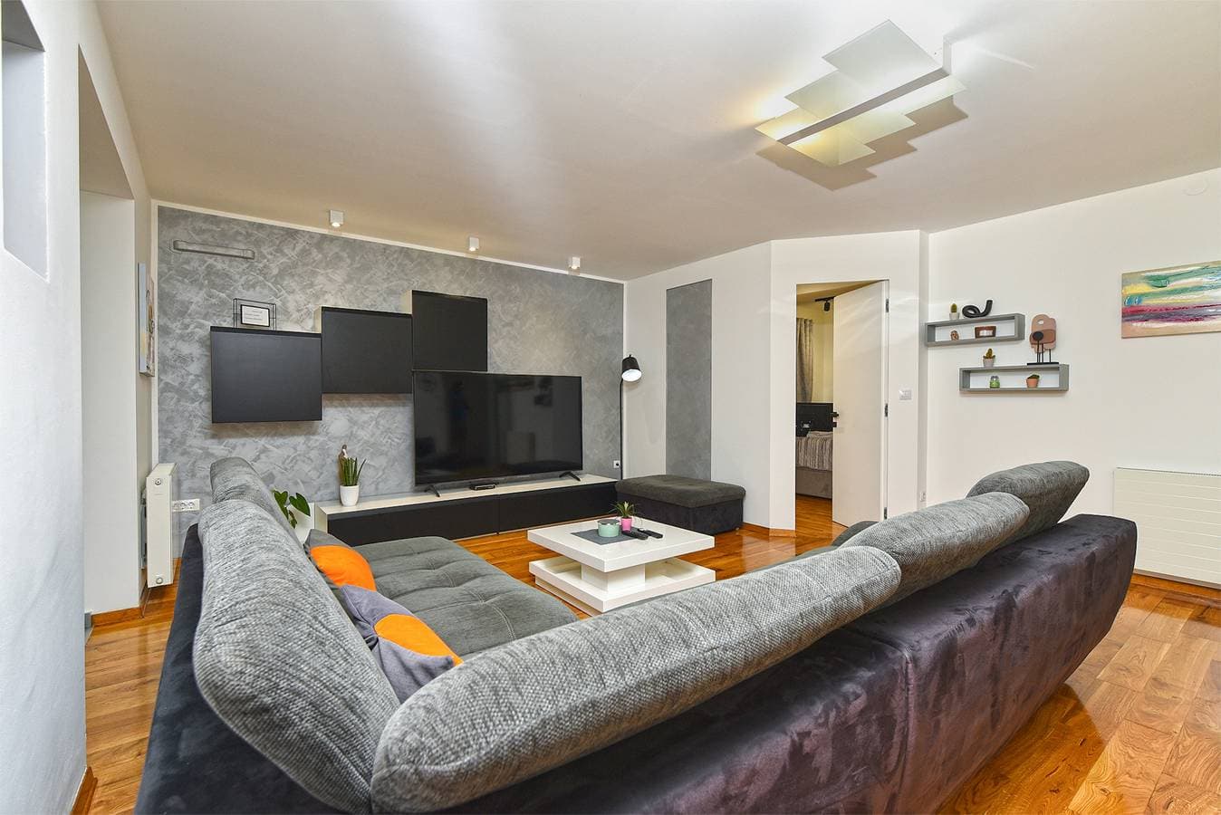 Foto 11 von 52: Ferienwohnung für 6 Personen mit Terrasse