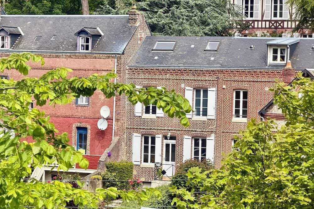 La Fauvette: a cozy cottage with a garden in the heart of Etretat 1