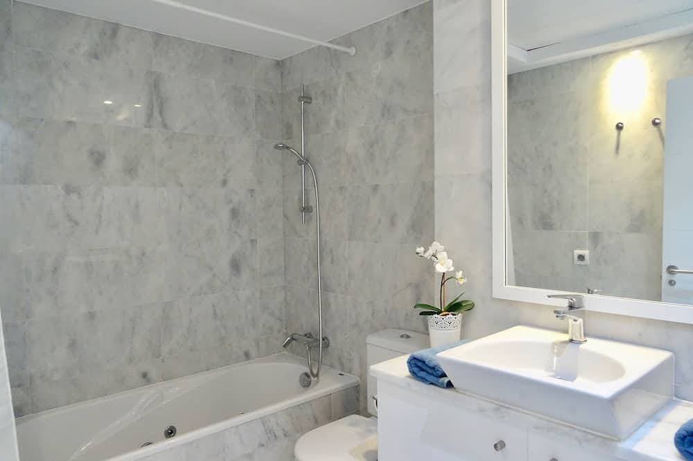 Foto 12 von 30: Neu Casares del Mar.  Spektakuläre Wohnung in erster Linie. 80m2 Terrasse
