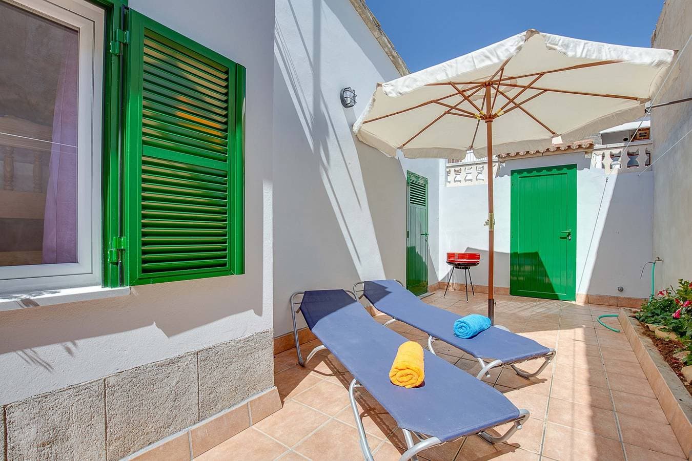 Foto 2 von 17: Villa für 6 Personen mit Terrasse