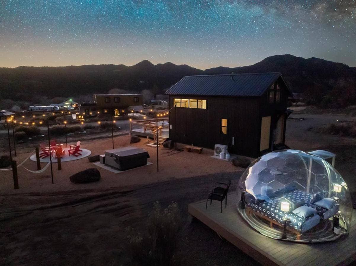 Stargazing Retreat with Hot Tub Deck Hammocks BBQ 1