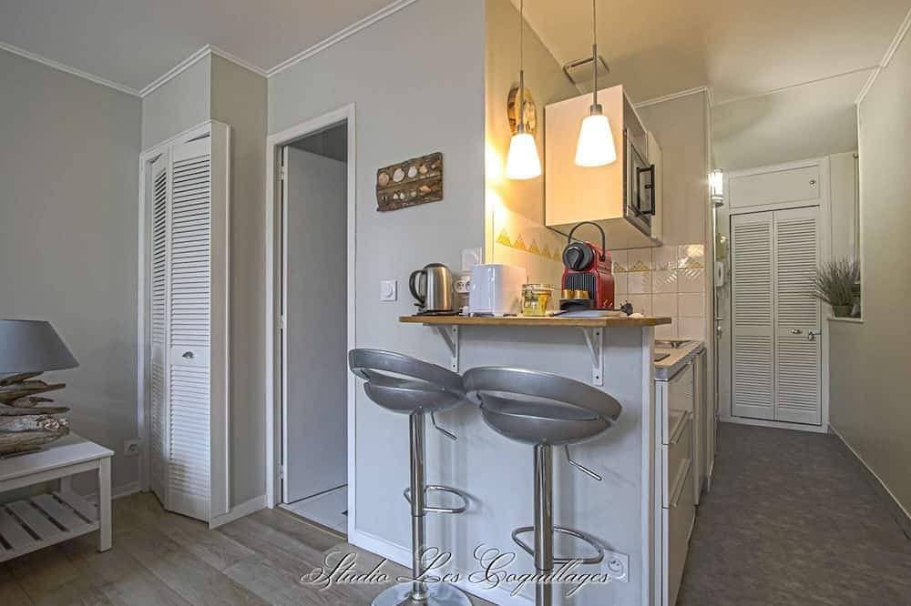 Foto 9 von 12: Romantic and comfy studio at the heart of Old Honfleur - Studio Les Coquillages ♥♥♥♥