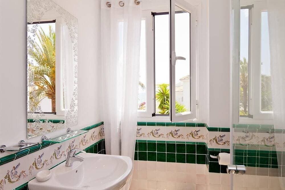Foto 10 von 24: Schöne Familienvilla mit Pool direkt am Meer, Gegenüber Nikki Beach in der Nähe von Don Carlos