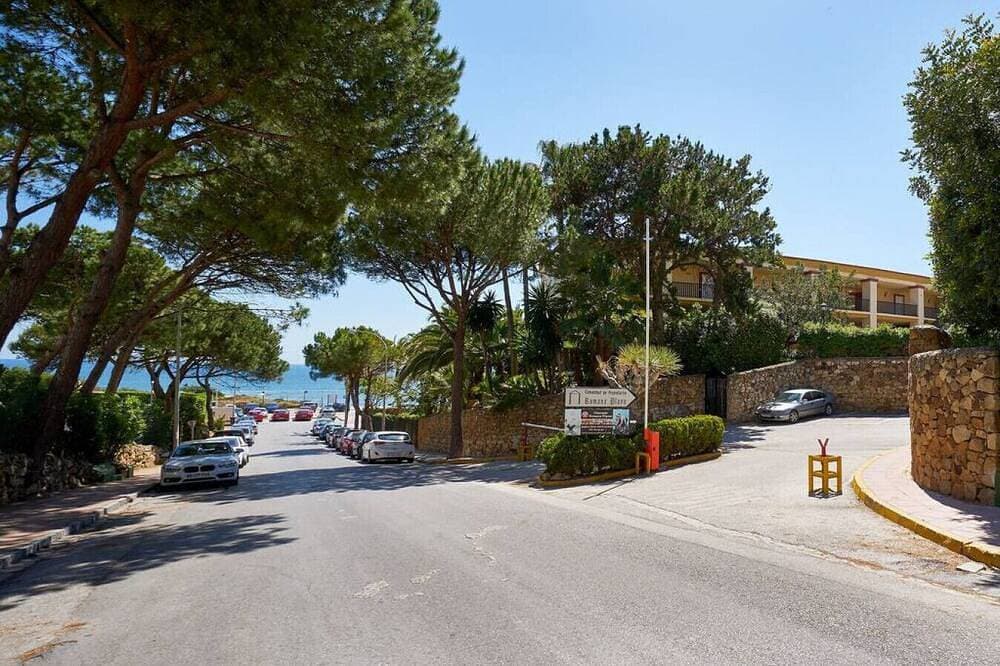 Foto 10 von 30: Paradies für Sonnenanbeter: Privater Panoramameerblick auf Marbellas besten Strand