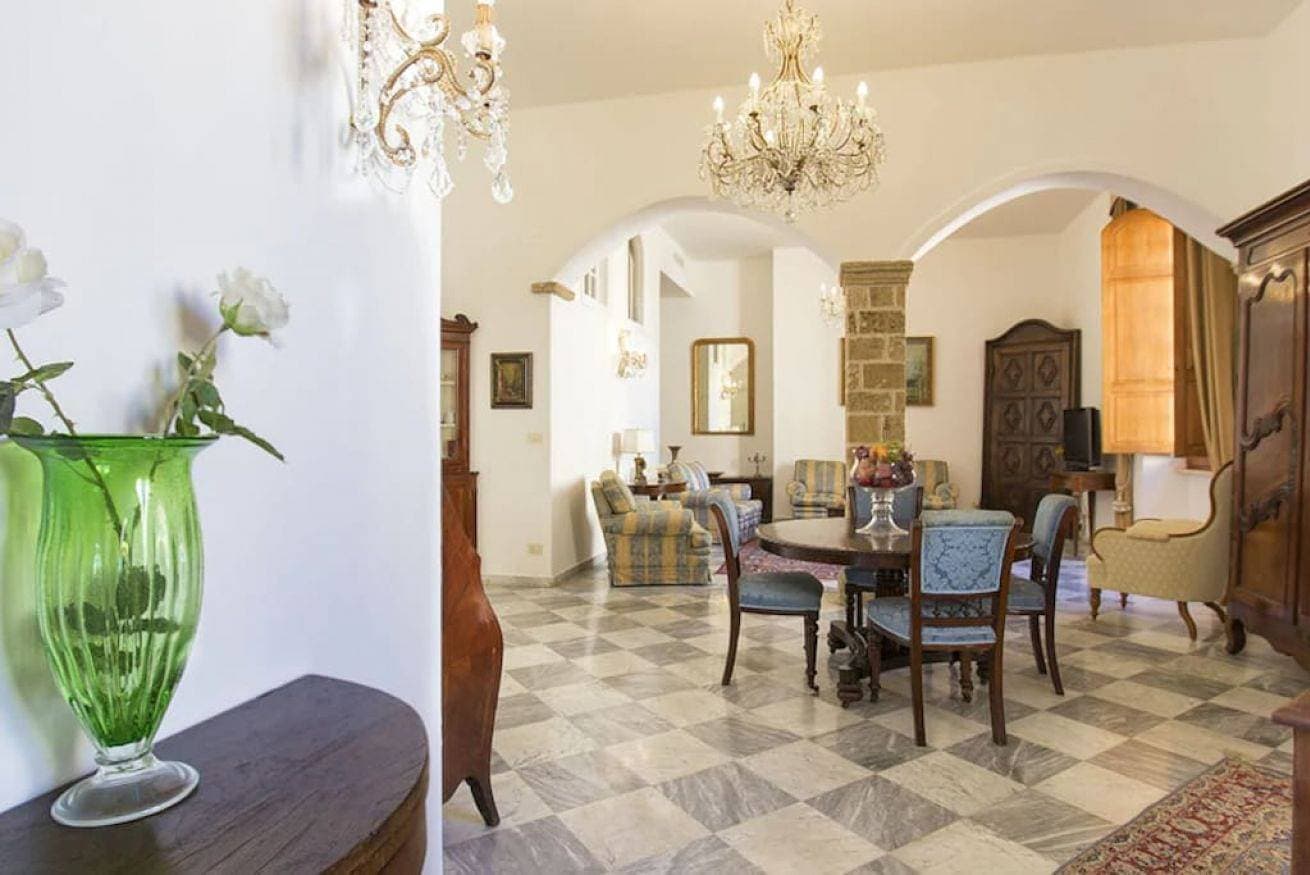 Foto 6 von 49: Repräsentative Wohnung Historisches Zentrum Palazzo D'Albis 3 Zimmer und 2 Bäder