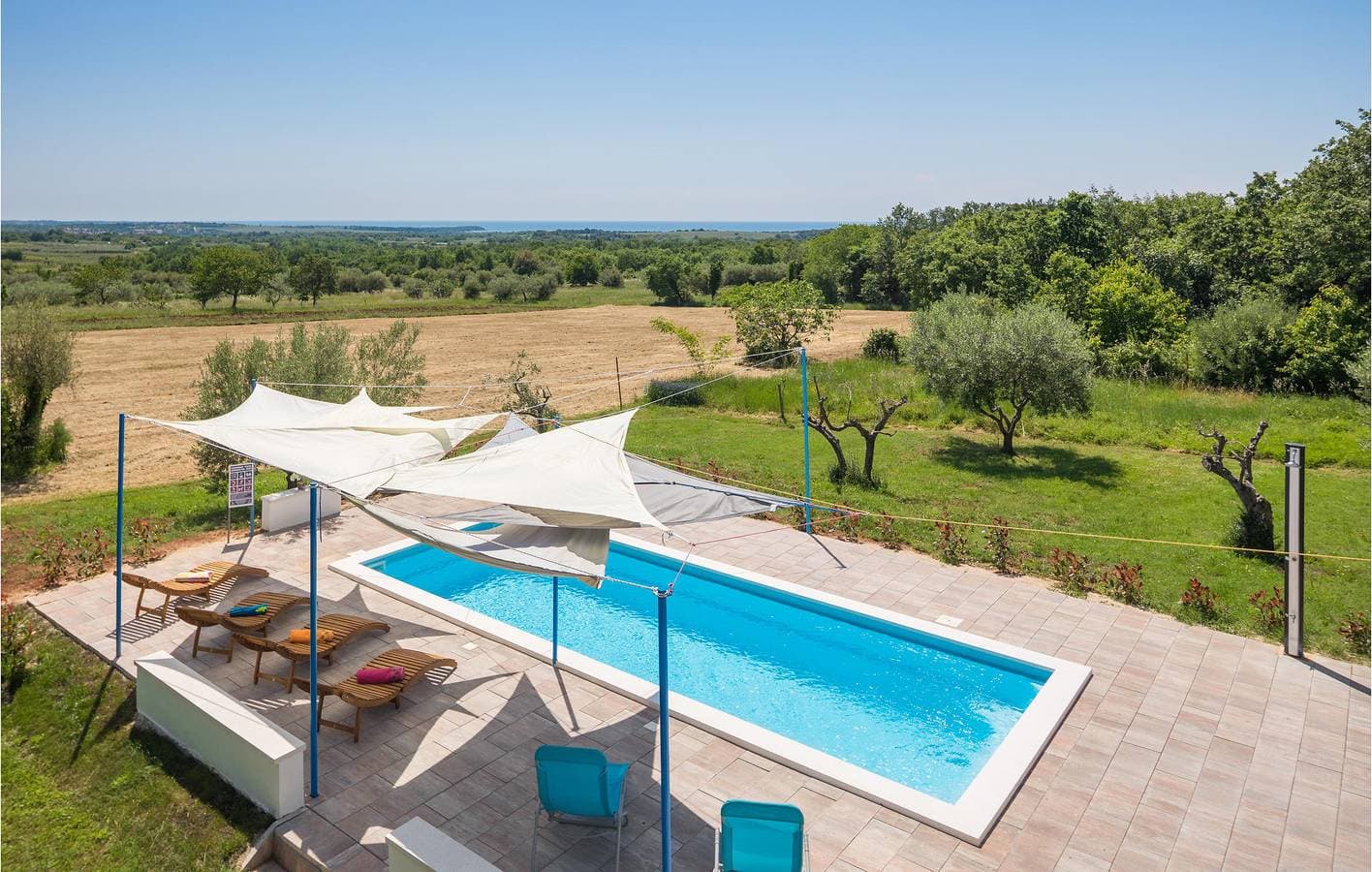 Foto 12 von 31: Gemütliche Ferienwohnung mit Pool, Terrasse und WLAN – 2,5 km vom Strand Sirena entfernt