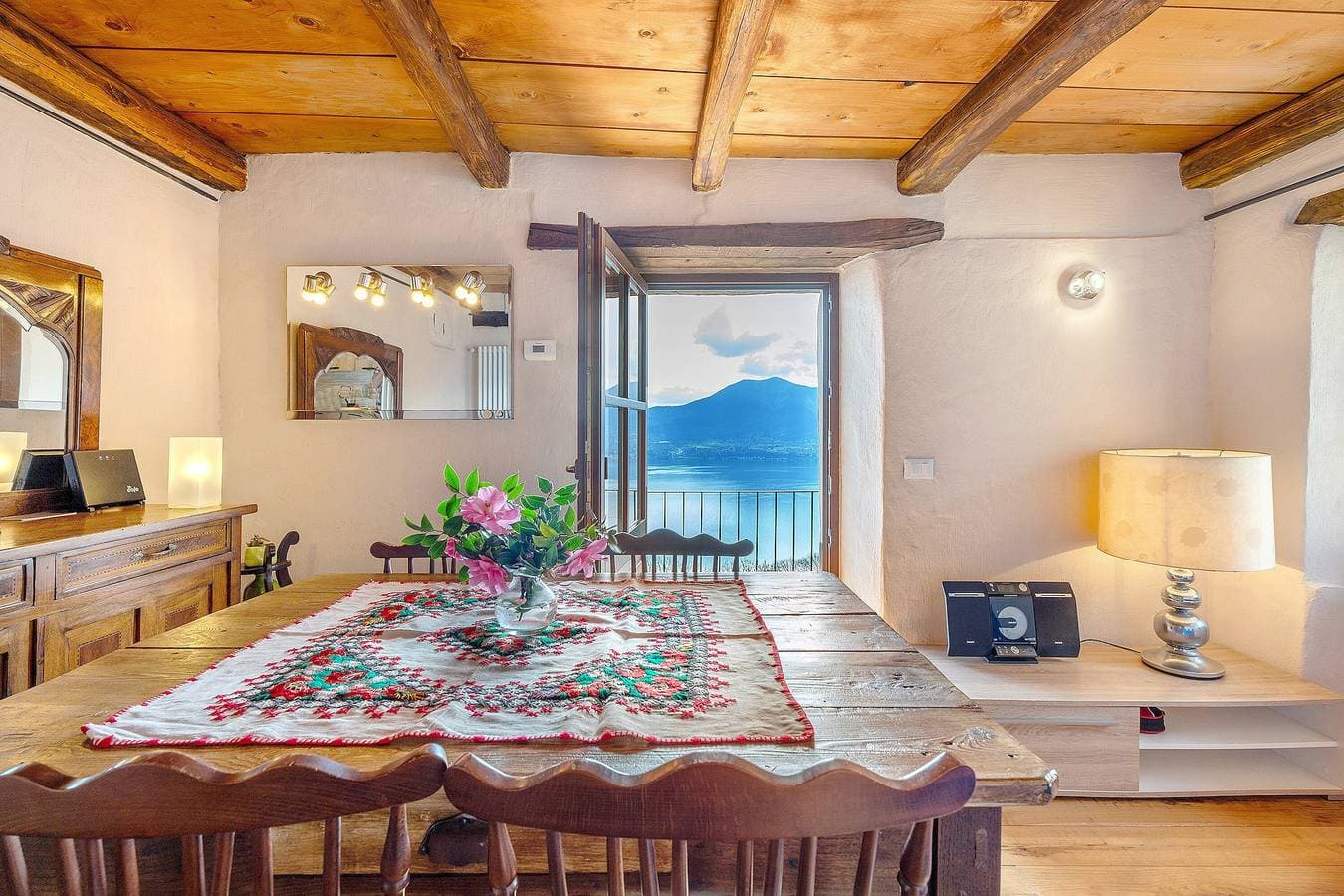 Foto 7 von 44: Ferienwohnung 'La Torretta Di Mozzola' mit Seeblick, privater Terrasse und WLAN
