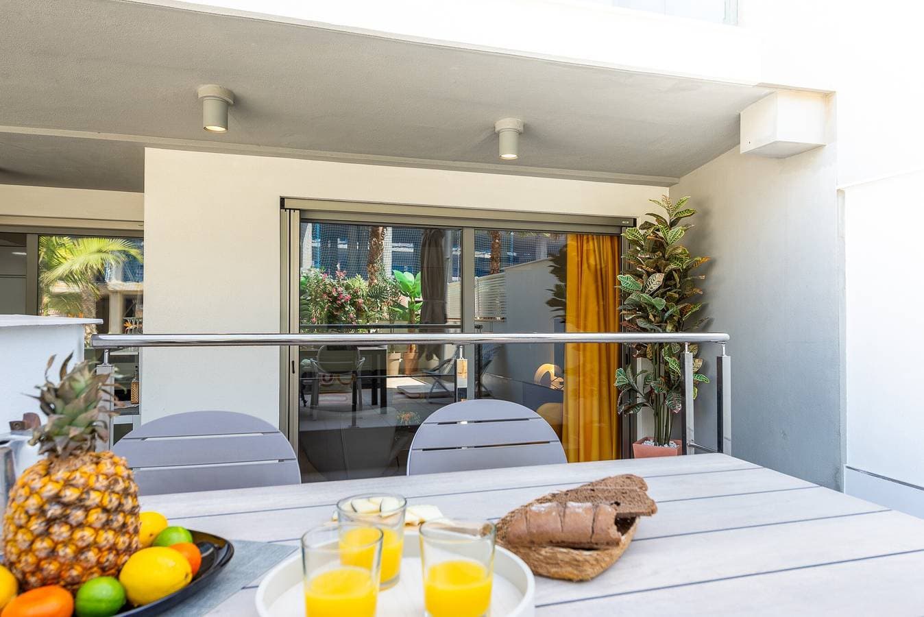 Foto 4 von 37: Ferienwohnung 'Luxuriöses Zweibettzimmer' mit privater Terrasse, WLAN und Klimaanlage