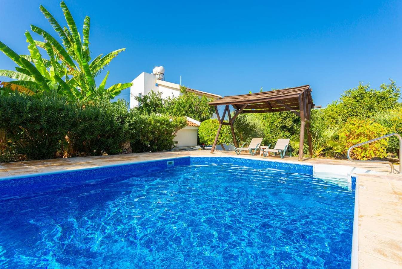 Foto 4 von 31: Villa für 4 Personen mit Terrasse