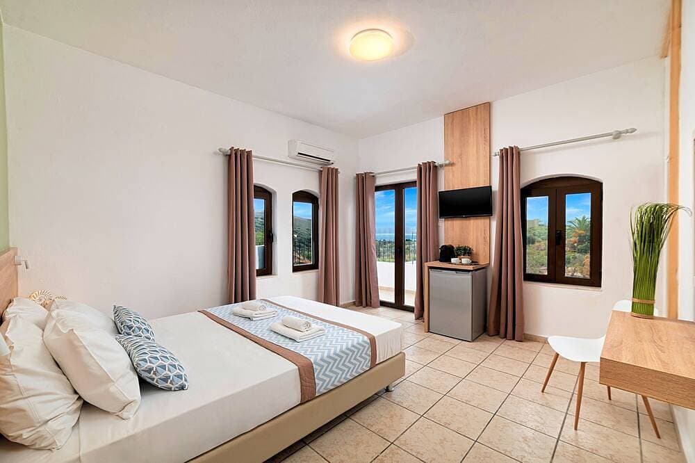 Foto 2 von 22: Welcome Apts laid just 1600m away from the longest sandy beach of northern Crete and the touristic Georgioupolis Town, offering great views to the Cretan Sea and the White Mountains.  Welcome Apts is ideal for couples, families, a group of families or a g