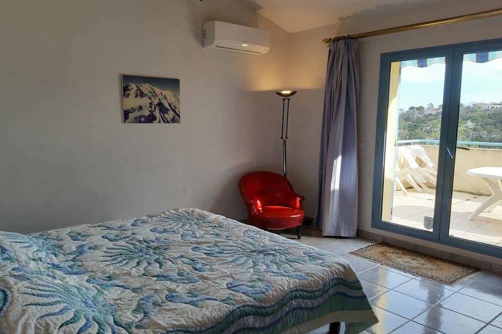 Foto 2 von 14: Dream Vacations on the French Riviera: Apartment No. 2 (35 m²) + Private South-Facing Sun Deck (16 m²)