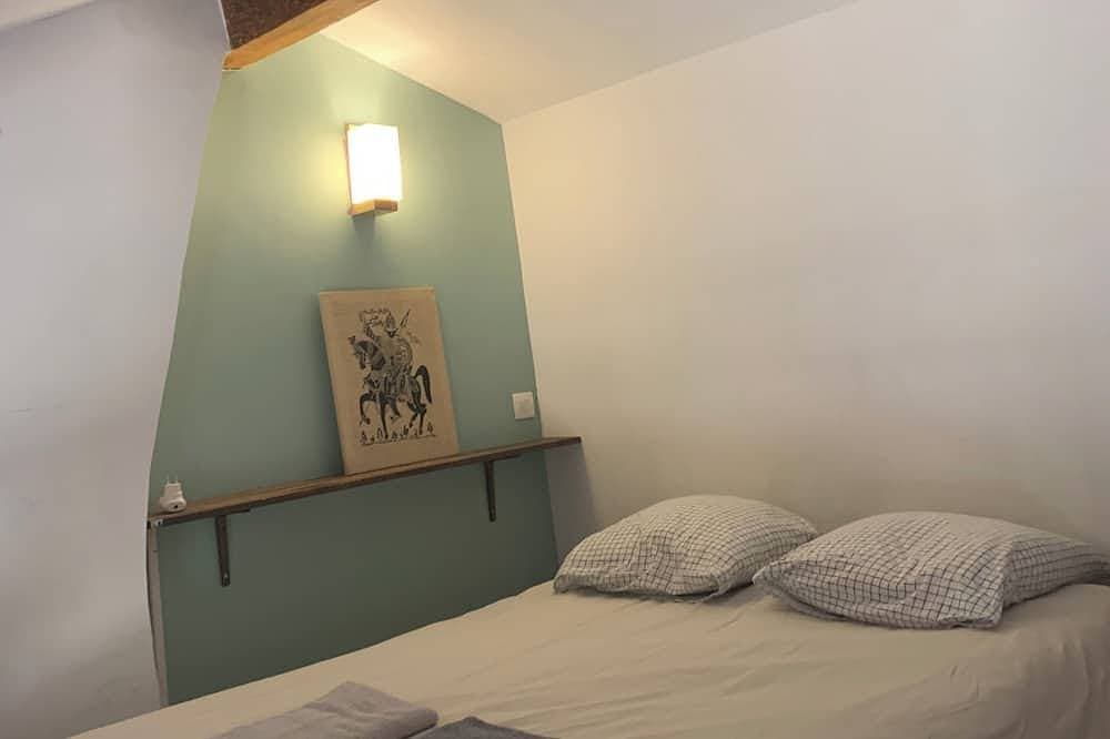 Foto 2 von 11: Studio with balcony in the heart of the old town (& 3min walk from the old port)