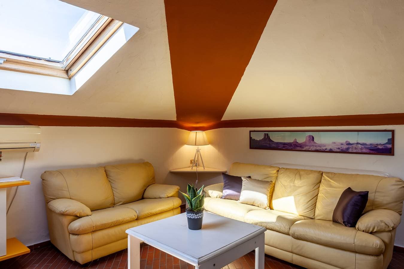 Foto 7 von 20: Ferienwohnung "Loft parallela Lungomare posto auto" mit A/C & Wi-Fi