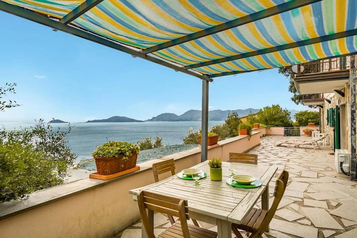 La Terrazza sul mare-privateparking-seaview-AC 1