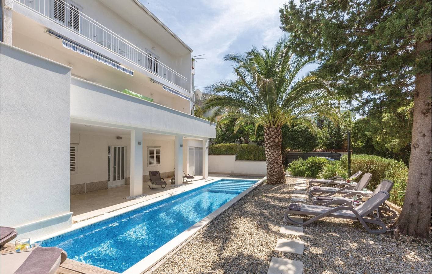 Gemütliche Ferienwohnung in Makarska mit Pool, Terrasse und WLAN – 400 m bis zur Küste 1