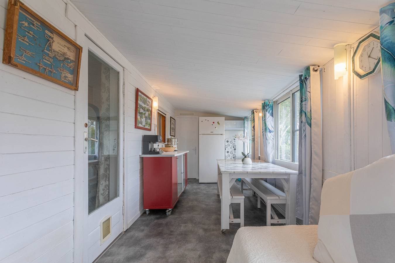 Foto 5 von 26: Mobilheim 'Joli' mit privater Terrasse, WLAN und Klimaanlage
