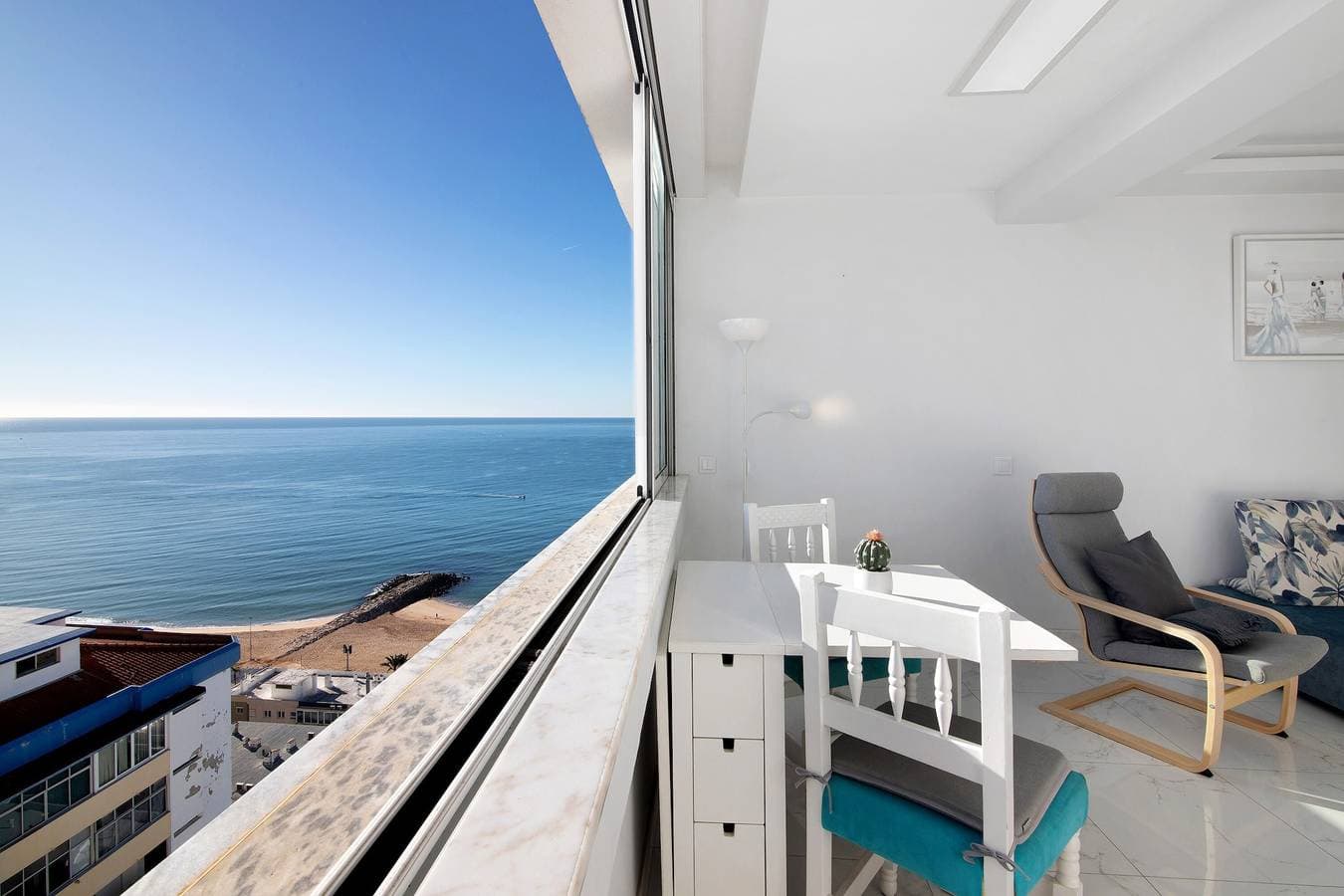 Foto 4 von 24: Ferienhaus 'Delmar' mit Meerblick, WLAN und Klimaanlage
