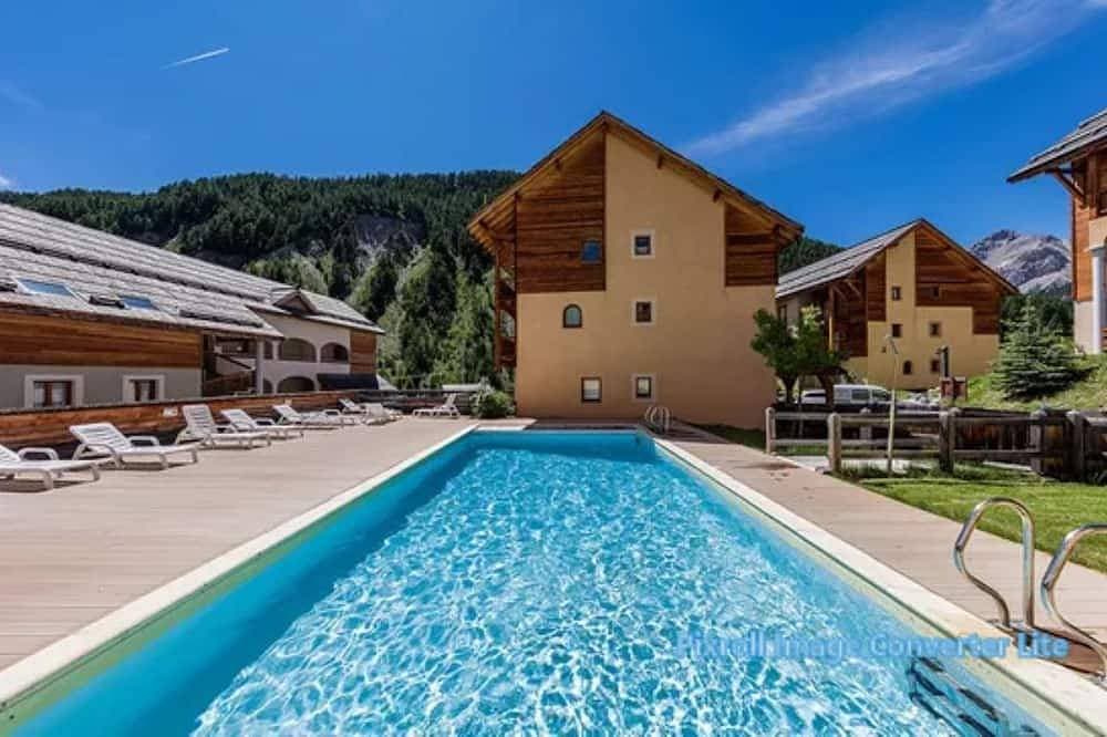 Foto 7 von 30: Mountain apartment ⭐️⭐️⭐️ heated pool, ski slopes 100m away.