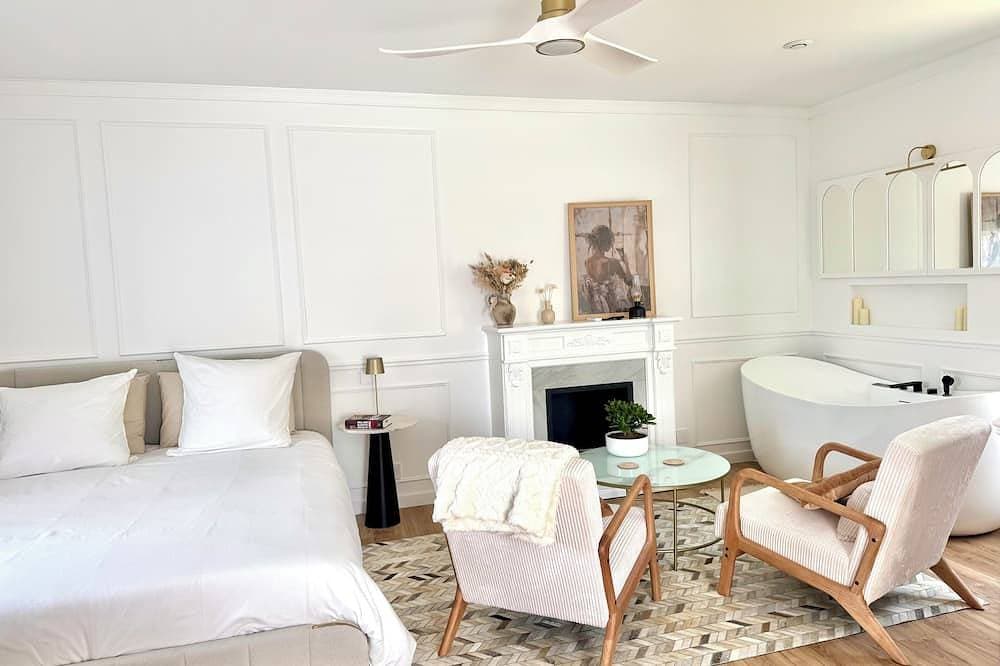 Foto 2 von 29: La Folie Blanche - Entire house with garden, spa, parking, and barbecue
