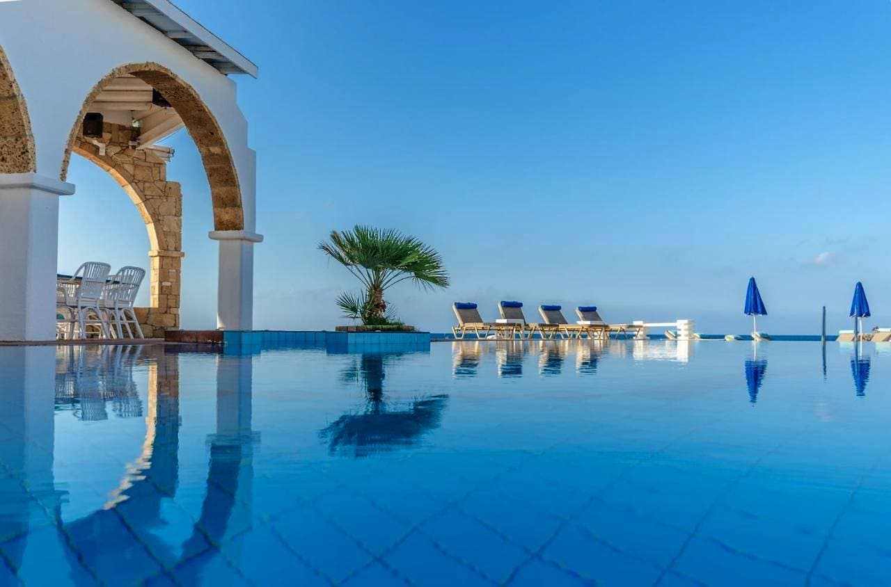 Pyrgos Blue 1