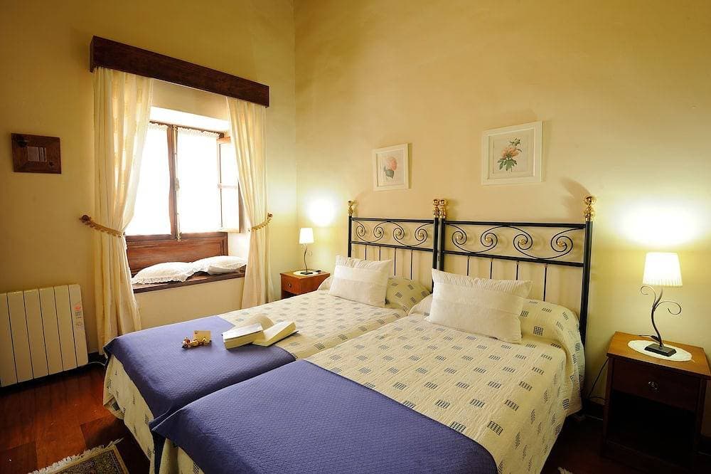 Foto 4 von 30: Villa I Schlafzimmer mit beheiztem Pool und privatem Grill