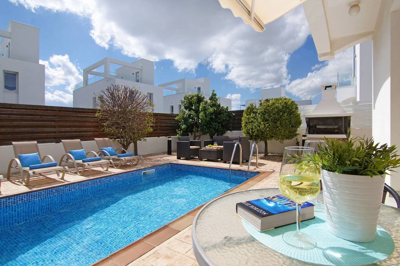 Foto 4 von 33: Villa für 7 Personen mit Balkon