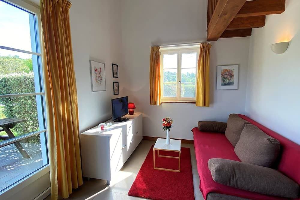Foto 10 von 30: BaskoParadis I ÖkoFeWo I Bett 160 I Terrasse I Panoramablick I Garten I Esel