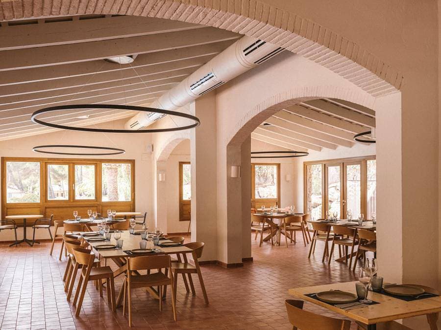 Foto 5 von 48: WeCamp Cala Montgo - Safarizelt 2 personen - Hüttenzelt