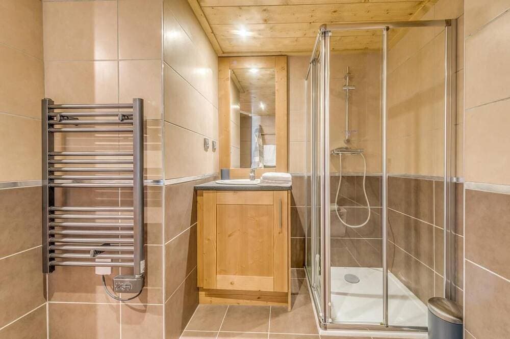 Foto 5 von 26: Bis 50m skipiste, 12te Etage, balkon, parkmöglichkeiten, fernseher, schließfach für die skier, 42m²