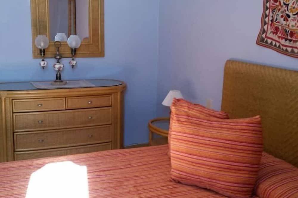 Foto 3 von 24: Very spacious bungalow with terrace, sea views, community pool and jacuzzi.