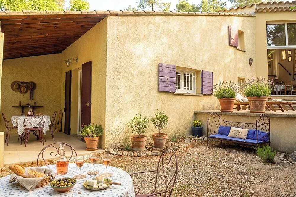 Foto 11 von 30: Charmante Cottages, privater beheizter Pool und Solarium im Innenbereich, privater Außenbereich