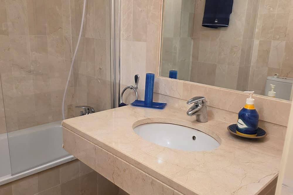 Foto 6 von 27: A lovely spacious 2-bed apartment  on beautiful El Presidente Urbanisation,